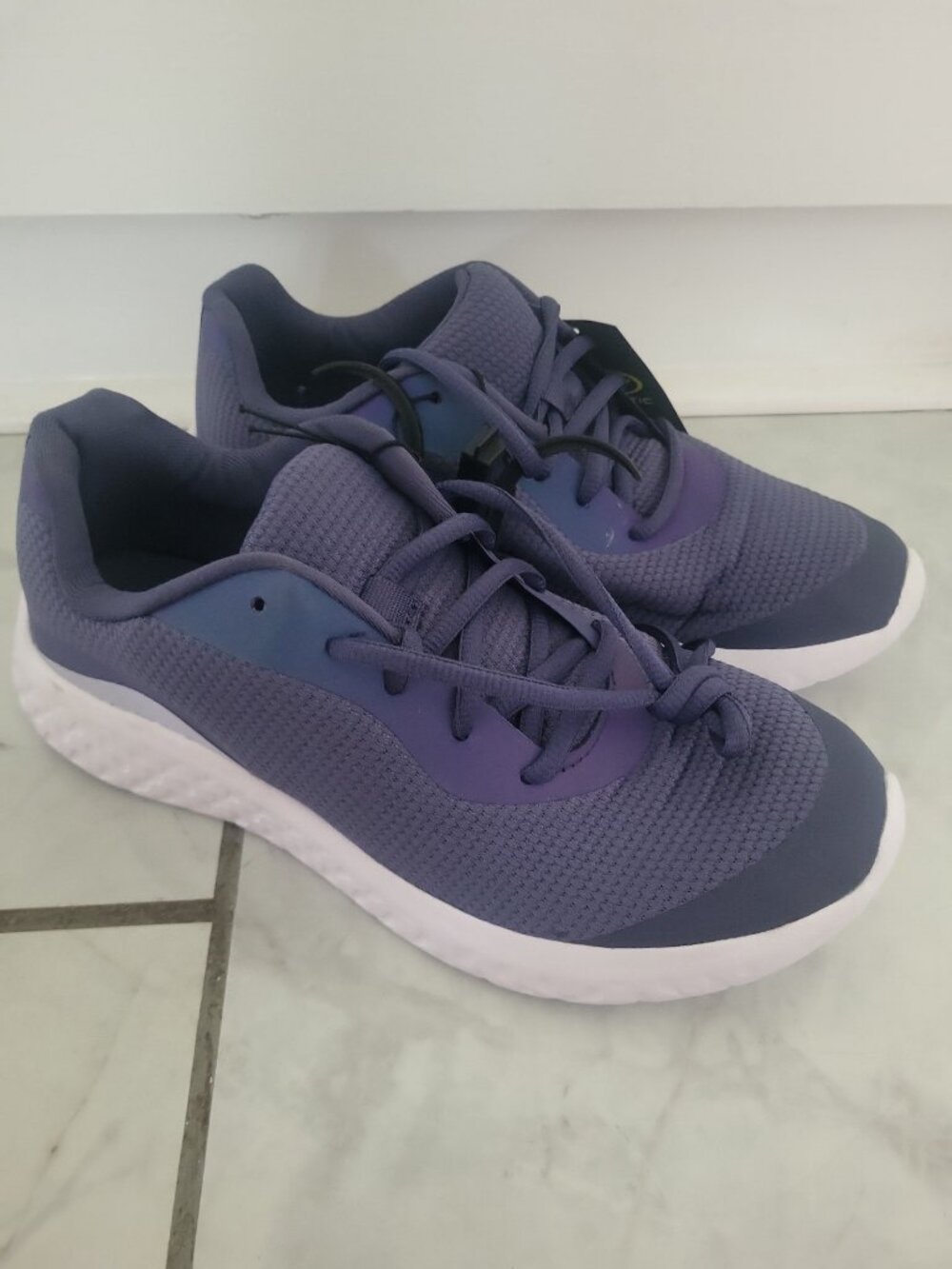 Women's Athletic Works Lightweight Running Sports Shoes Sneakers Size 9 Purple